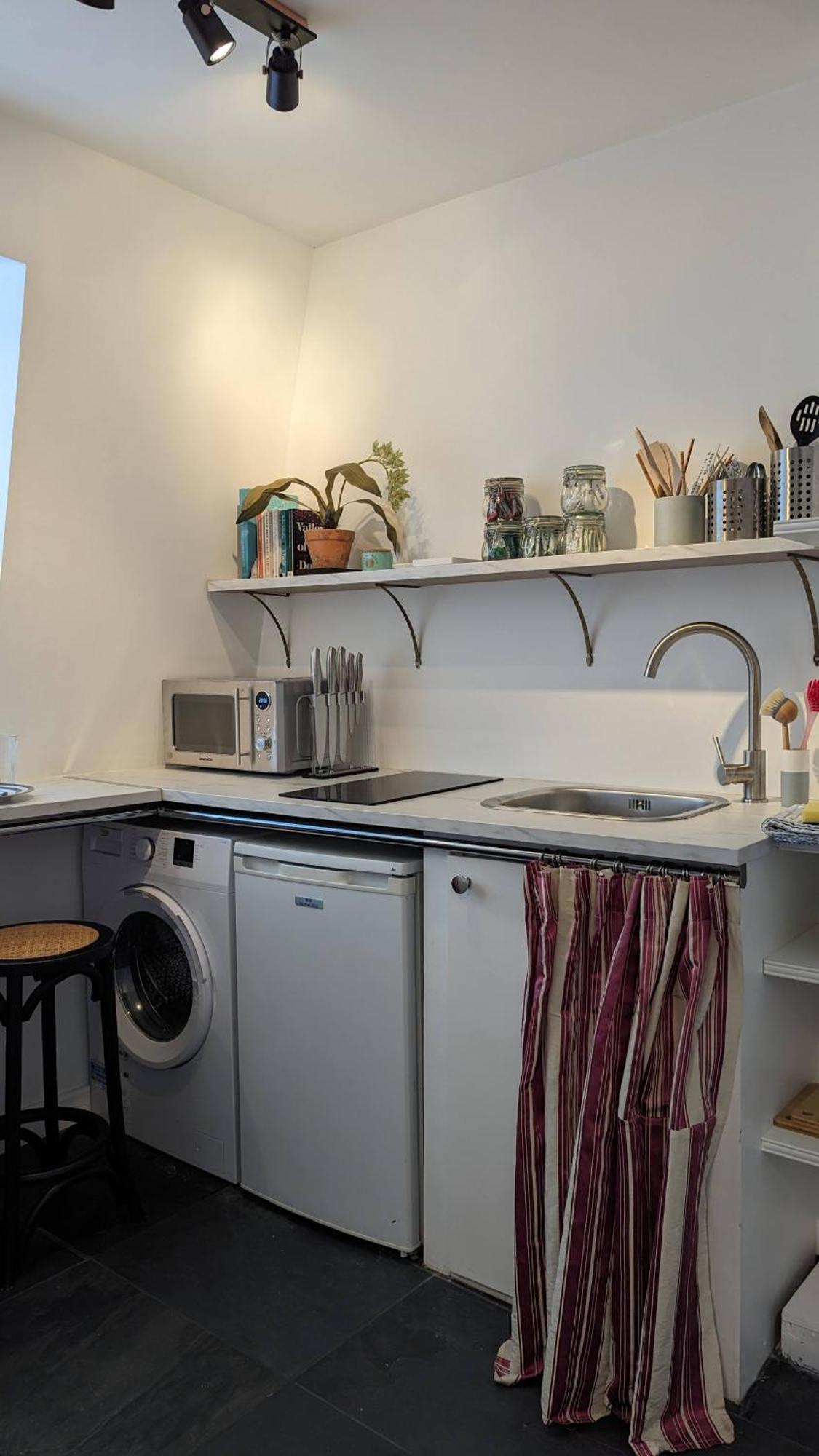 Old Compton Apartamento: Charming Retreat for Mature Guests London Exterior photo