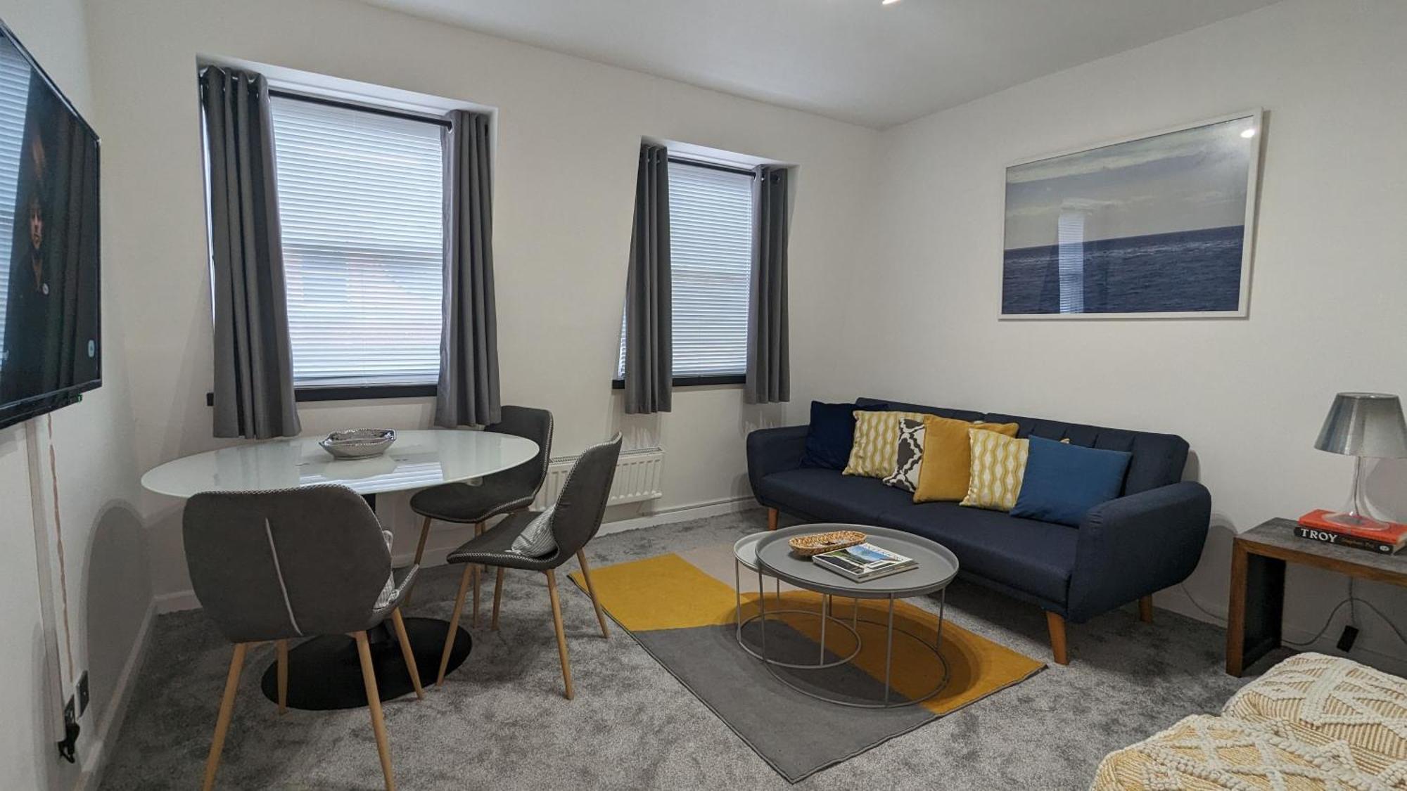 Old Compton Apartamento: Charming Retreat for Mature Guests London Exterior photo